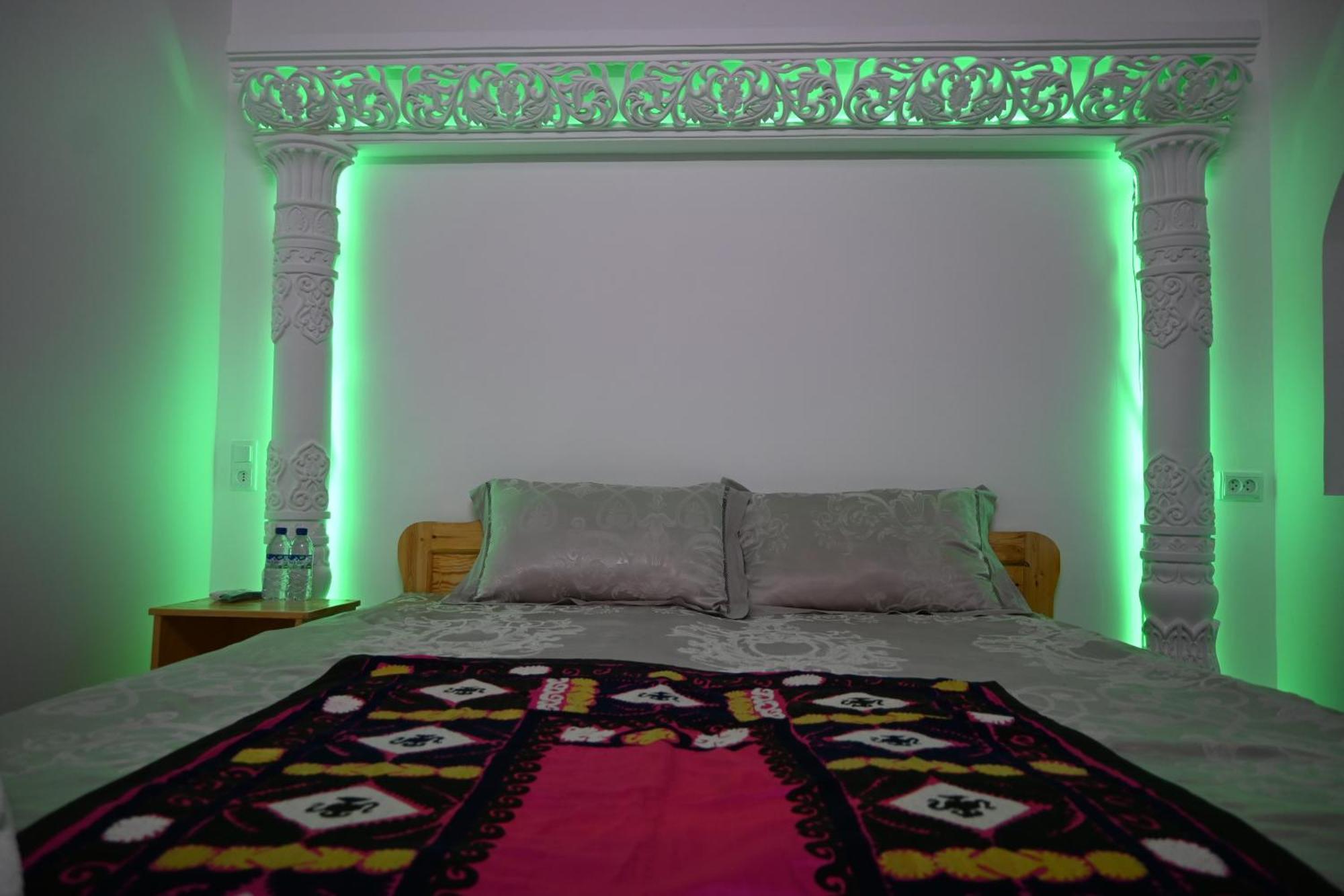 Khiva Tosh Darvoza & Trip Service מראה חיצוני תמונה